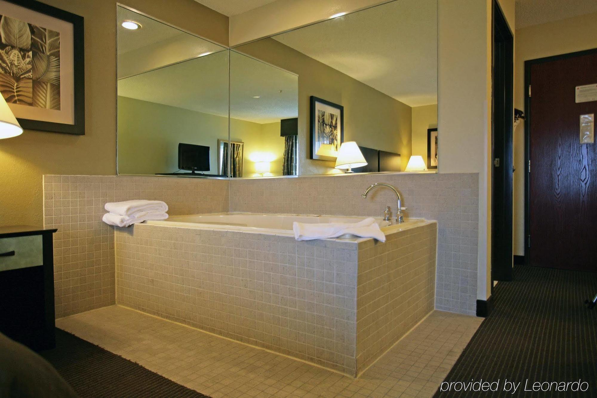 Baymont By Wyndham Dale Otel Oda fotoğraf